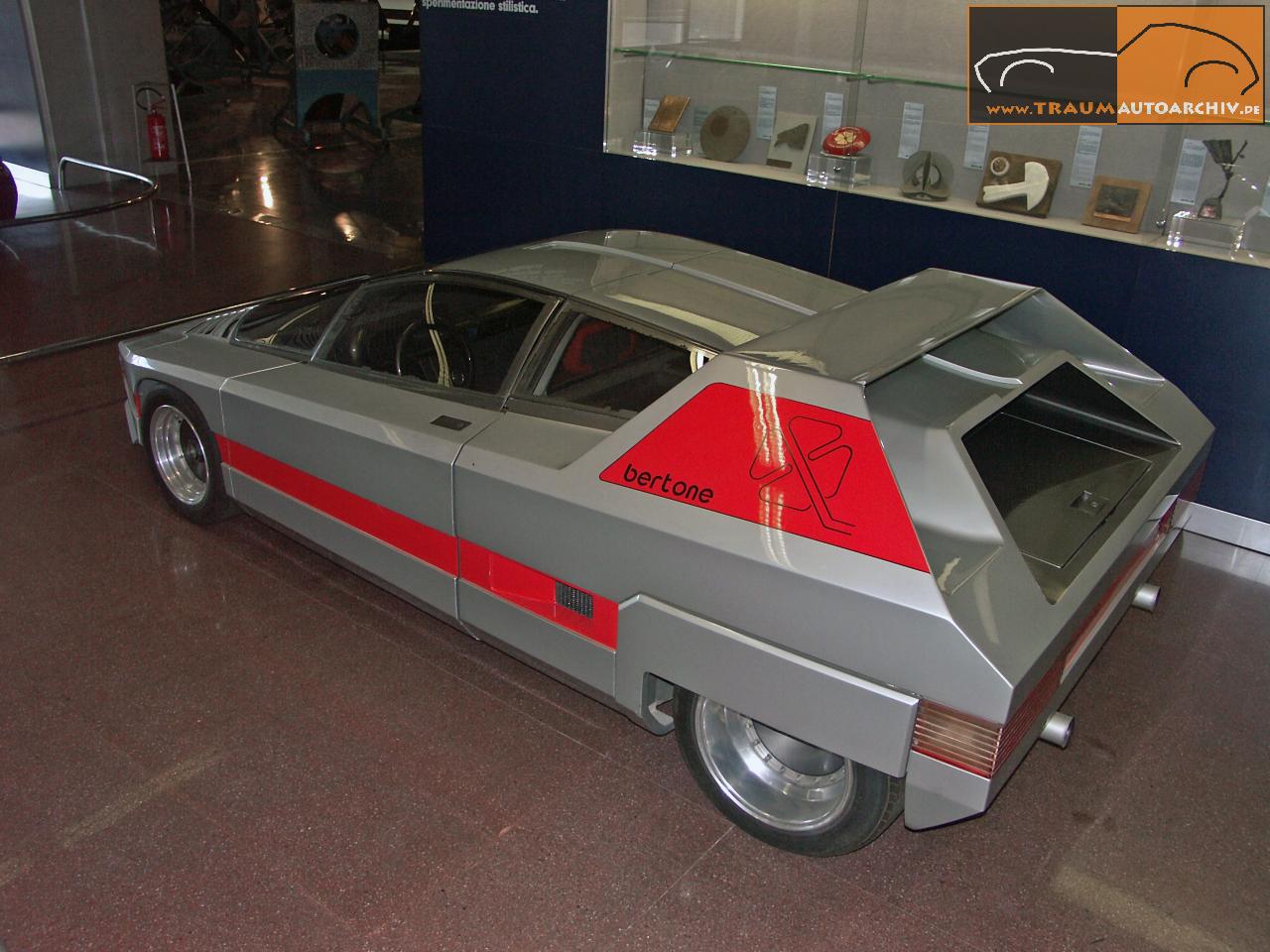 26 - Bertone Navajo '1976.jpg 148.1K